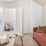 別荘 Amazing In Praznica With Sauna *
